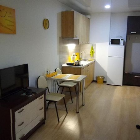 Positive Smile Studio Apartment In The Colorful Comfort Town Residental Complex. Kt-06. Kijów Zewnętrze zdjęcie